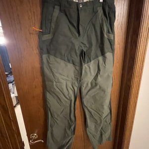 Mountain Khakis Mens Original Field Pant Relaxed Fit 32W34L